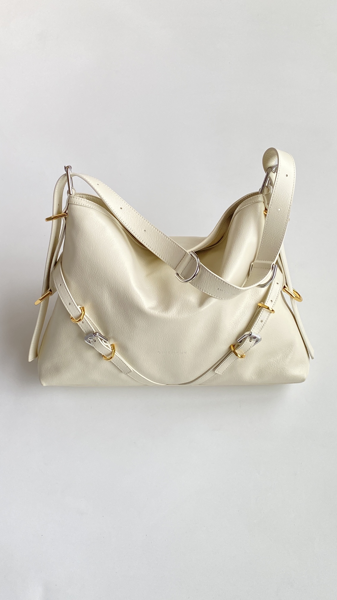 Gienvchy_Voyou_Tote-40_2